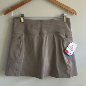 🔥10 for $100🔥 NWT Reebok Beige Athletic Skort size small